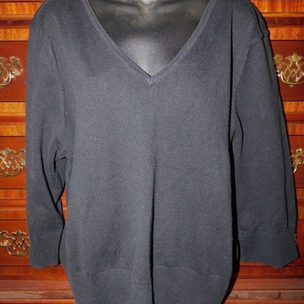 Black Long Sleeved Sweater 22/24 Ribbed Sleeves Hem V-Neck Faded Glory